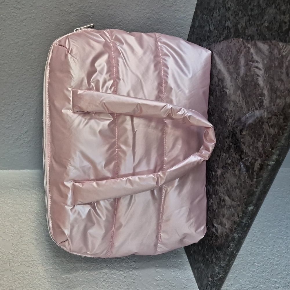 Marc Jacobs Light Pink Travel Bag NWT - Picture 2 of 8